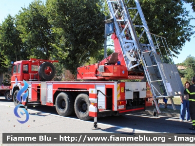 Iveco 330-35
Vigili del Fuoco
Comando Provinciale di Milano
AutoScala da 50 metri allestimento Magirus-Macchi ricondizionata Fortini
VF 14782 
Parole chiave: Iveco 330-35 VF14782 