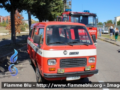 Fiat 900E
Vigili del Fuoco
Museo del Comando Provinciale di Milano
VF 15680
Parole chiave: Fiat 900E VF15680