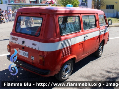 Fiat 900E
Vigili del Fuoco
Museo del Comando Provinciale di Milano
VF 15680
Parole chiave: Fiat 900E VF15680