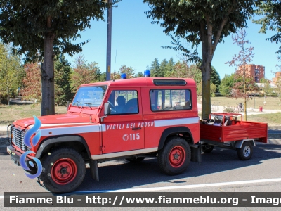 Land-Rover Defender 90
Vigili del Fuoco
Comando Provinciale di Milano
VF 19722
Parole chiave: Land-Rover Defender_90 VF19722