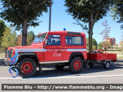 Land-Rover Defender 90
Vigili del Fuoco
Comando Provinciale di Milano
VF 19722
Parole chiave: Land-Rover Defender_90 VF19722