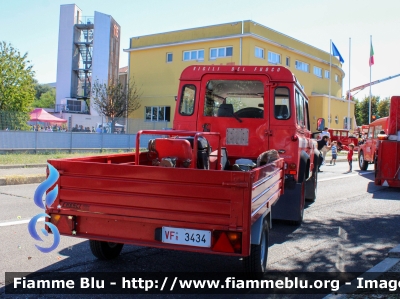 Land-Rover Defender 90
Vigili del Fuoco
Comando Provinciale di Milano
VF 19722
Parole chiave: Land-Rover Defender_90 VF19722