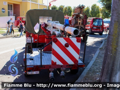 Carrello Schiuma
Vigili del Fuoco
Museo del Comando Provinciale di Ferrara
VF 810
Parole chiave: Carrello Schiuma VF810