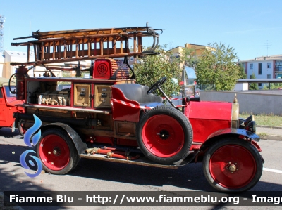 Fiat 15TER
Vigili del Fuoco
Comando Provinciale di Milano
Museo Storico
Parole chiave: Fiat 15TER