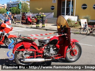 Moto Guzzi Falcone Turismo 500
Vigili del Fuoco
Collezione storica del Comando Provinciale di Milano
VF 595 VF 598
Parole chiave: Moto-Guzzi Falcone_Turismo_500 VF595 VF598