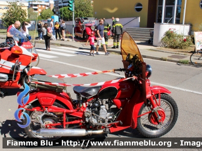 Moto Guzzi Falcone Turismo 500
Vigili del Fuoco
Collezione storica del Comando Provinciale di Milano
VF 595 VF 598
Parole chiave: Moto-Guzzi Falcone_Turismo_500 VF595 VF598