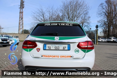 Mercedes-Benz Classe C 
Polizia Locale 
Comune di Peschiera Borromeo
Allestita Bertazzoni
Trasporto Organi
Mezzo proveniente da confisca
Polizia Locale YA 560 AP
PL 28
Parole chiave: Mercedes-Benz Classe_C Polizia_Locale_YA560AP