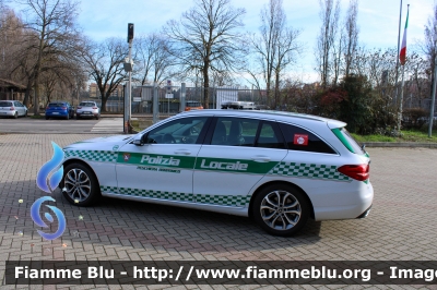 Mercedes-Benz Classe C 
Polizia Locale 
Comune di Peschiera Borromeo
Allestita Bertazzoni
Trasporto Organi
Mezzo proveniente da confisca
Polizia Locale YA 560 AP
PL 28
Parole chiave: Mercedes-Benz Classe_C Polizia_Locale_YA560AP