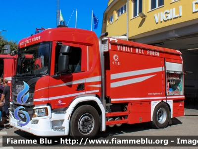 Scania P370 III serie
Vigili del Fuoco
Comando Provinciale di Milano
Distaccamento Permante di Rho (MI)
AutoBottePompa allestimento Bai
VF 31987
Parole chiave: Scania P370_IIIserie VF31987