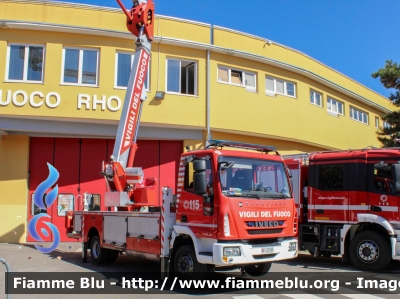 Iveco EuroCargo 110EL22 III serie
Vigili del Fuoco
Comando Provinciale di Milano
Distaccamento Permanente di Rho (MI)
Piattaforme aeree ribassate
da 30 metri di sviluppo massimo
Allestimento Multitel-Pagliero
VF 27185
Parole chiave: Iveco EuroCargo_110EL22_IIIserie VF27185