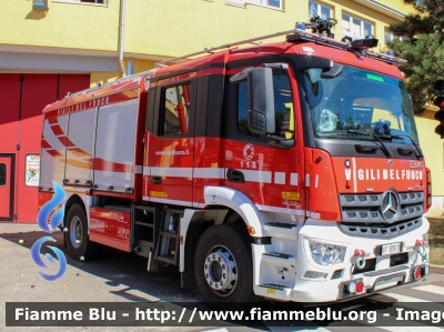 Mercedes-Benz Arocs 1832
Vigili del Fuoco
Comando Provinciale di Milano
Bimodale (strada-rotaia)
Allestimento BAI
VF 30910
Parole chiave: Mercedes-Benz Arocs_1832 VF30910