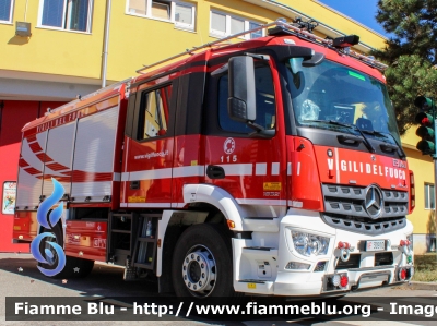 Mercedes-Benz Arocs 1832
Vigili del Fuoco
Comando Provinciale di Milano
Bimodale (strada-rotaia)
Allestimento BAI
VF 30910
Parole chiave: Mercedes-Benz Arocs_1832 VF30910