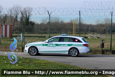 Mercedes-Benz Classe C 
Polizia Locale 
Comune di Peschiera Borromeo
Allestita Bertazzoni
Trasporto Organi
Mezzo proveniente da confisca
Polizia Locale YA 560 AP
PL 28
Parole chiave: Mercedes-Benz Classe_C Polizia_Locale_YA560AP