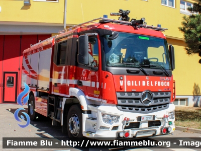 Mercedes-Benz Arocs 1832
Vigili del Fuoco
Comando Provinciale di Milano
Bimodale (strada-rotaia)
Allestimento BAI
VF 30910
Parole chiave: Mercedes-Benz Arocs_1832 VF30910