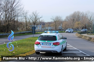 Mercedes-Benz Classe C 
Polizia Locale 
Comune di Peschiera Borromeo
Allestita Bertazzoni
Trasporto Organi
Mezzo proveniente da confisca
Polizia Locale YA 560 AP
PL 28
Parole chiave: Mercedes-Benz Classe_C Polizia_Locale_YA560AP