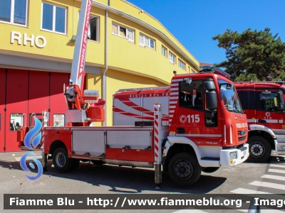 Iveco EuroCargo 110EL22 III serie
Vigili del Fuoco
Comando Provinciale di Milano
Distaccamento Permanente di Rho (MI)
Piattaforme aeree ribassate
da 30 metri di sviluppo massimo
Allestimento Multitel-Pagliero
VF 27185
Parole chiave: Iveco EuroCargo_110EL22_IIIserie VF27185