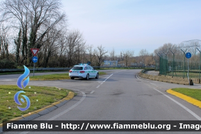 Mercedes-Benz Classe C 
Polizia Locale 
Comune di Peschiera Borromeo
Allestita Bertazzoni
Trasporto Organi
Mezzo proveniente da confisca
Polizia Locale YA 560 AP
PL 28
Parole chiave: Mercedes-Benz Classe_C Polizia_Locale_YA560AP