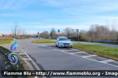 Mercedes-Benz Classe C 
Polizia Locale 
Comune di Peschiera Borromeo
Allestita Bertazzoni
Trasporto Organi
Mezzo proveniente da confisca
Polizia Locale YA 560 AP
PL 28
Parole chiave: Mercedes-Benz Classe_C Polizia_Locale_YA560AP