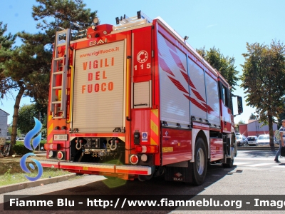 Mercedes-Benz Arocs 1832
Vigili del Fuoco
Comando Provinciale di Milano
Bimodale (strada-rotaia)
Allestimento BAI
VF 30910
Parole chiave: Mercedes-Benz Arocs_1832 VF30910