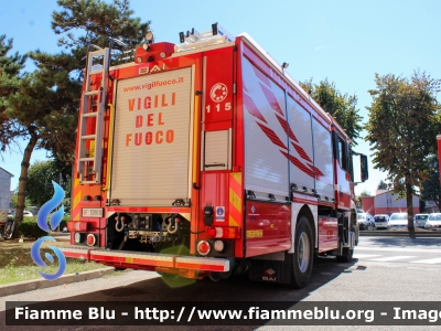 Mercedes-Benz Arocs 1832
Vigili del Fuoco
Comando Provinciale di Milano
Bimodale (strada-rotaia)
Allestimento BAI
VF 30910
Parole chiave: Mercedes-Benz Arocs_1832 VF30910