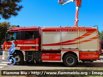 Mercedes-Benz Arocs 1832
Vigili del Fuoco
Comando Provinciale di Milano
Bimodale (strada-rotaia)
Allestimento BAI
VF 30910
Parole chiave: Mercedes-Benz Arocs_1832 VF30910