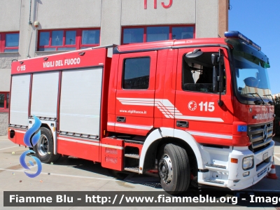 Mercedes-Benz Actros 1841 II serie
Vigili del Fuoco
Comando Provinciale di Milano
Distaccamento Volontario di Pieve Emanuele (MI)
AutoPompaSerbatoio allestimento Bai
VF 24494
Parole chiave: Mercedes-Benz Actros_1841_IIserie VF24494