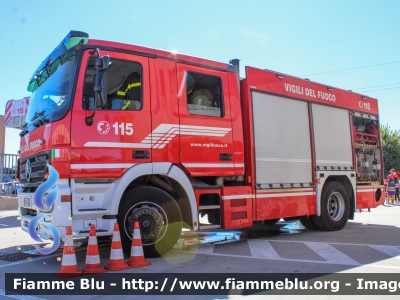 Mercedes-Benz Actros 1841 II serie
Vigili del Fuoco
Comando Provinciale di Milano
Distaccamento Volontario di Pieve Emanuele (MI)
AutoPompaSerbatoio allestimento Bai
VF 24494
Parole chiave: Mercedes-Benz Actros_1841_IIserie VF24494