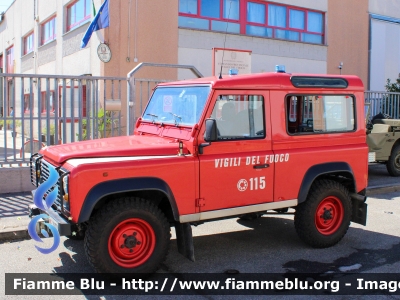 Land Rover Defender 90
Vigili del Fuoco
Comando Provinciale di Milano
Distaccamento Volontario di Pieve Emanuele (MI)
VF 19724
Parole chiave: Land-Rover Defender_90 VF19724