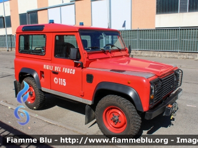 Land Rover Defender 90
Vigili del Fuoco
Comando Provinciale di Milano
Distaccamento Volontario di Pieve Emanuele (MI)
VF 19724
Parole chiave: Land-Rover Defender_90 VF19724