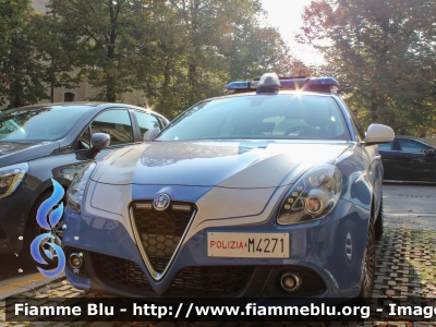 Alfa Romeo Nuova Giulietta restyle
Polizia di Stato
Allestimento NCT Nuova Carrozzeria Torinese
Decorazione Grafica Artlantis
POLIZIA M4271
Parole chiave: Alfa-Romeo Nuova_Giulietta_restyle POLIZIAM4271