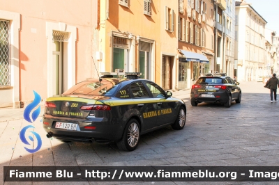 Alfa Romeo 159
Guardia di Finanza
GdiF 120 BH

Fotografata insieme a AR Giulietta restyle GdiF 860 BK
Parole chiave: Alfa-Romeo 159 GdiF120BH Alfa-Romeo Giulietta_restyle GdiF860BK