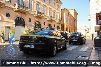 Alfa Romeo 159
Guardia di Finanza
GdiF 120 BH

Fotografata insieme a AR Giulietta restyle GdiF 860 BK
Parole chiave: Alfa-Romeo 159 GdiF120BH Alfa-Romeo Giulietta_restyle GdiF860BK