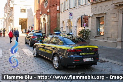 Alfa Romeo 159
Guardia di Finanza
GdiF 120 BH

Fotografata insieme a AR Giulietta restyle GdiF 860 BK
Parole chiave: Alfa-Romeo 159 GdiF120BH Alfa-Romeo Giulietta_restyle GdiF860BK