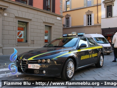 Alfa Romeo 159
Guardia di Finanza
GdiF 120 BH
Parole chiave: Alfa-Romeo 159 GdiF120BH