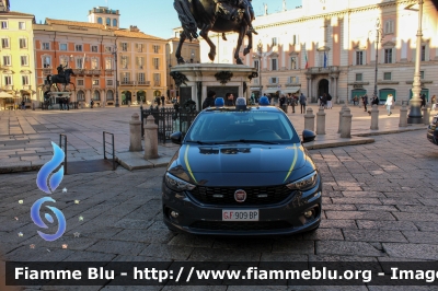 Fiat Nuova Tipo
Guardia di Finanza
Allestimento NCT Nuova Carrozzeria Torinese
GdiF 909 BP
Parole chiave: Fiat Nuova_Tipo GdiF909BP