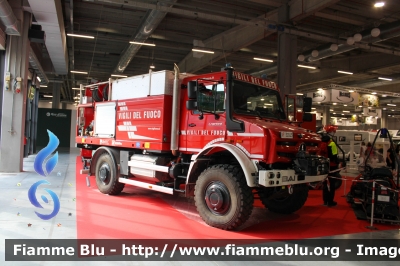 Mercedes-Benz Unimog U5023
Vigili del Fuoco
Comando provinciale di Parma
Allestimento Telaio Bai
Modulo AIB Divitec/Rosenfire
VF 32043
Parole chiave: Mercedes-Benz Unimog_U5023 VF32043