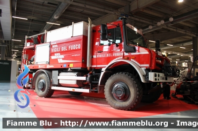 Mercedes-Benz Unimog U5023
Vigili del Fuoco
Comando provinciale di Parma
Allestimento Telaio Bai
Modulo AIB Divitec/Rosenfire
VF 32043
Parole chiave: Mercedes-Benz Unimog_U5023 VF32043