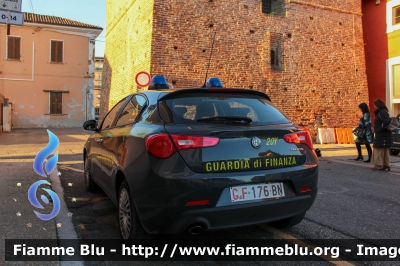 Alfa Romeo Nuova Giulietta restyle
Guardia di Finanza
Allestimento NCT Nuova Carrozzeria Torinese
GdiF 176 BN
Parole chiave: Alfa-Romeo Nuova_Giulietta_restyle GdiF176BN