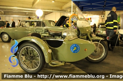 Moto Guzzi V7 Sidecar
Polizia di Stato
Polizia Stradale
Esemplare esposto presso il Museo delle auto della Polizia di Stato
POLIZIA 41143

Fotografata all'Automotoretrò 2023 di Parma
Parole chiave: Moto Guzzi_V7_Sidecar POLIZIA41143