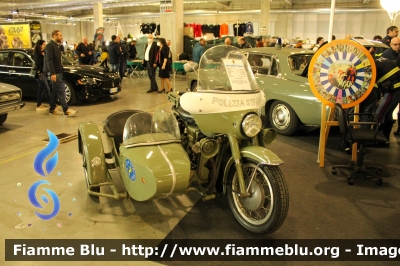 Moto Guzzi V7 Sidecar
Polizia di Stato
Polizia Stradale
Esemplare esposto presso il Museo delle auto della Polizia di Stato
POLIZIA 41143

Fotografata all'Automotoretrò 2023 di Parma
Parole chiave: Moto Guzzi_V7_Sidecar POLIZIA41143