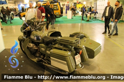 Moto Guzzi V7 Sidecar
Polizia di Stato
Polizia Stradale
Esemplare esposto presso il Museo delle auto della Polizia di Stato
POLIZIA 41143

Fotografata all'Automotoretrò 2023 di Parma
Parole chiave: Moto Guzzi_V7_Sidecar POLIZIA41143