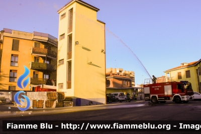 Iveco EuroCargo 180E30 III serie
Vigili Del Fuoco
Comando Provinciale di Lodi
Distaccamento Volontario di Sant'Angelo Lodigiano
AutoBottePompa allestimento Iveco-Magirus
VF 26487
Parole chiave: Iveco EuroCargo_180E30_IIIserie VF26487