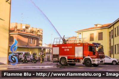 Iveco EuroCargo 180E30 III serie
Vigili Del Fuoco
Comando Provinciale di Lodi
Distaccamento Volontario di Sant'Angelo Lodigiano
AutoBottePompa allestimento Iveco-Magirus
VF 26487
Parole chiave: Iveco EuroCargo_180E30_IIIserie VF26487