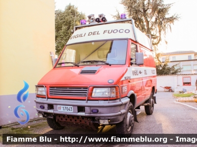 Iveco Daily 4x4 40.10 II serie
Vigili del Fuoco
Comando Provinciale di Lodi
Distaccamento Volontario di Sant'Angelo Lodigiano (LO)
Polisoccorso
VF 17043
Parole chiave: Iveco Daily_4x4_IIserie