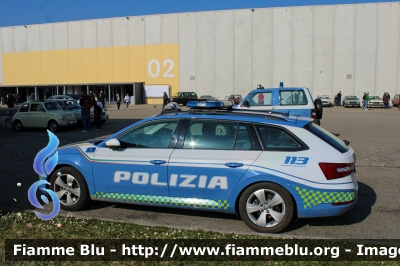 Skoda Superb Wagon III serie restyle
Polizia di Stato
Polizia Stradale
POLIZIA M6407
Parole chiave: Skoda Superb_Wagon_IIIserie_restyle POLIZIAM6407