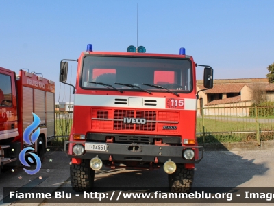 Iveco 80-17
Vigili del Fuoco
Comando Provinciale di Cremona
Carro crolli
VF 14551
Parole chiave: Iveco 80-17 VF14551