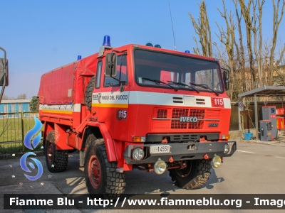 Iveco 80-17
Vigili del Fuoco
Comando Provinciale di Cremona
Carro crolli
VF 14551
Parole chiave: Iveco 80-17 VF14551