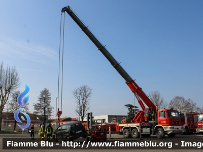 Astra HD7 64.38
Vigili del Fuoco
Comando Provinciale di Cremona
AutoGru da 30 ton allestimento Cormach
Ricondizionato
VF 20173
Parole chiave: Astra HD7_64.38 VF20173