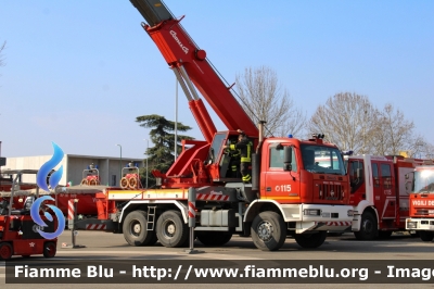 Astra HD7 64.38
Vigili del Fuoco
Comando Provinciale di Cremona
AutoGru da 30 ton allestimento Cormach
Ricondizionato
VF 20173
Parole chiave: Astra HD7_64.38 VF20173