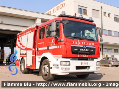 Man TGM 15.250 II serie
Vigili del Fuoco
Comando Provinciale di Cremona
AutoPompaSerbatoio allestita BAI
VF 29905
Parole chiave: Man TGM_15.250_IIserie VF29905